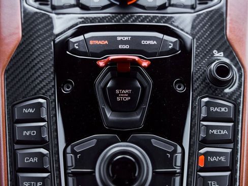 Used 2018 Lamborghini Aventador S image 68