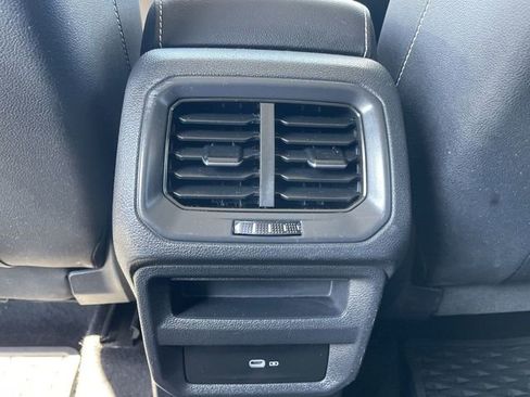 Used 2022 Volkswagen Taos SE FWD image 20