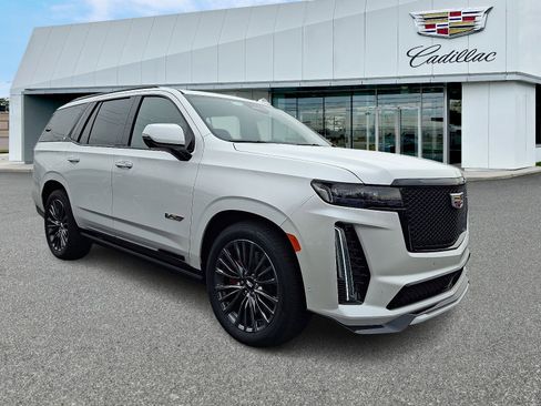 Certified 2024 Cadillac Escalade V w/ Heavy-Duty Trailer Package image 7