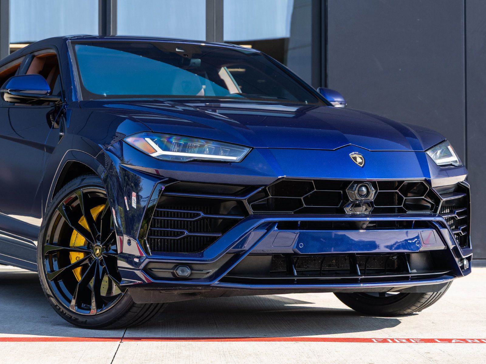 Used 2021 Lamborghini Urus AWD/4WD image 5