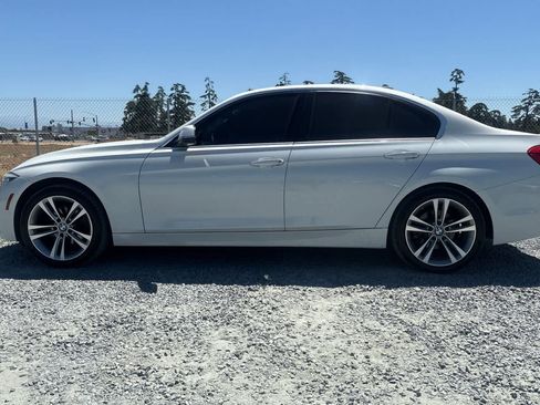 Used 2018 BMW 330i Sedan w/ Convenience Package RWD image 6