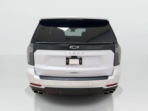 Used 2025 Chevrolet Tahoe High Country AWD/4WD image 4