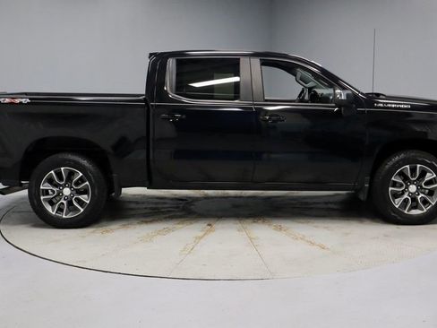 Used 2023 Chevrolet Silverado 1500 LT AWD/4WD image 7