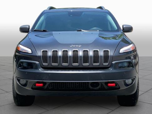 Used 2017 Jeep Cherokee Trailhawk AWD/4WD image 3