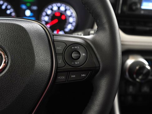 Used 2022 Toyota RAV4 XLE image 26