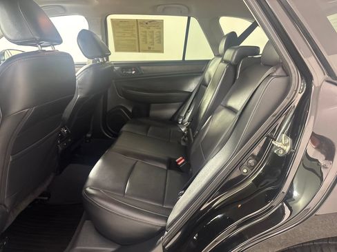 Used 2016 Subaru Outback 2.5i Limited AWD/4WD image 10