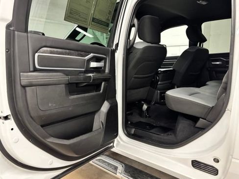 Used 2024 RAM 2500 Big Horn AWD/4WD image 19