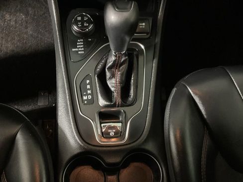 Used 2019 Jeep Cherokee Trailhawk w/ Comfort/Convenience Group image 30