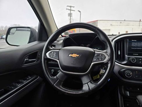 Used 2022 Chevrolet Colorado LT w/ LT Convenience Package image 12