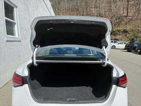 Used 2025 Nissan Sentra SV image 30