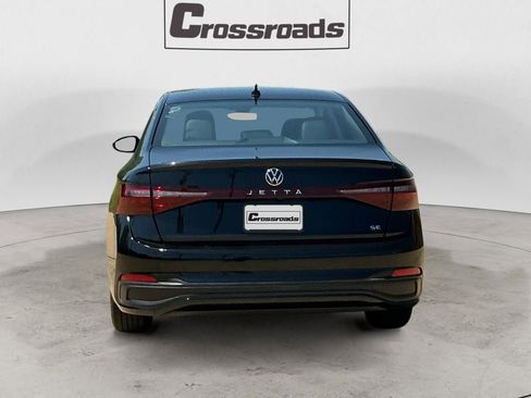 Used 2025 Volkswagen Jetta SE FWD image 4
