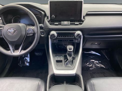 Used 2023 Toyota RAV4 XLE Premium FWD image 11