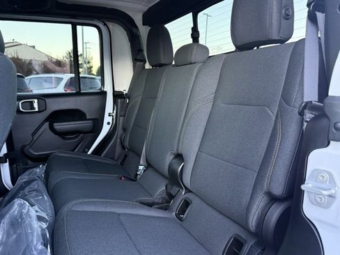 New 2025 Jeep Gladiator Sport image 25