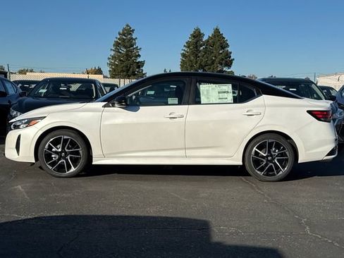 New 2025 Nissan Sentra SR image 7