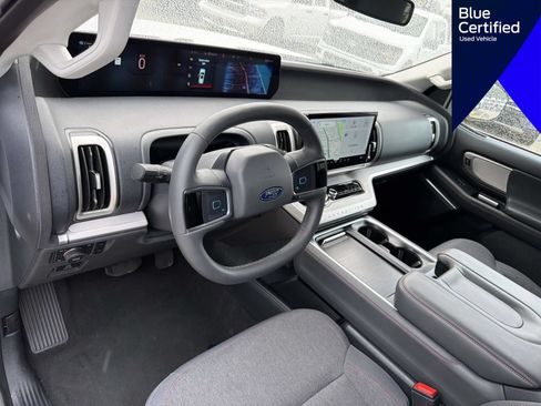 Certified 2025 Ford Expedition Active AWD/4WD image 24