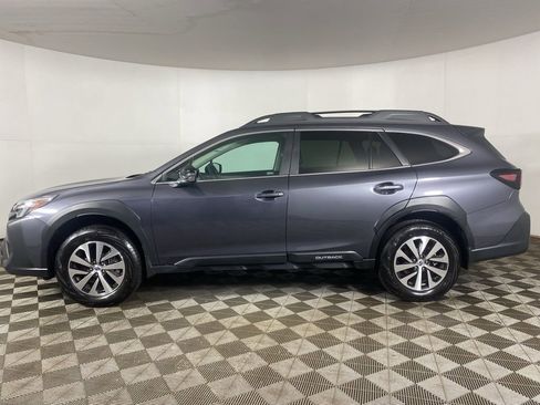 Certified 2025 Subaru Outback Premium AWD/4WD image 13