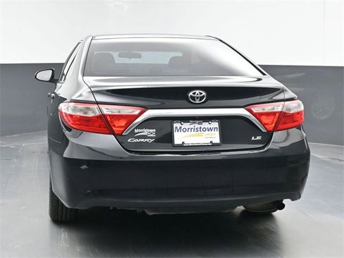 Used 2016 Toyota Camry LE image 13