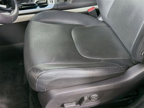 Used 2023 Kia Carnival SX Prestige image 20