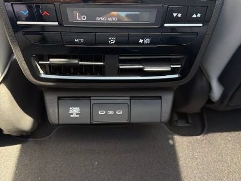 Used 2026 Acura MDX SH-AWD w/ Technology Package image 15