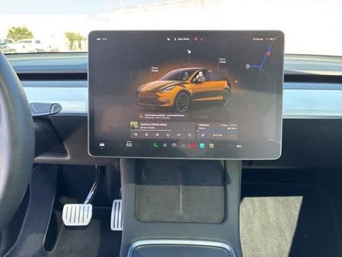 Used 2022 Tesla Model Y Performance image 14