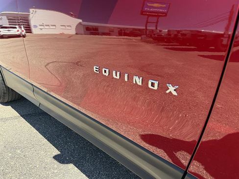 Used 2024 Chevrolet Equinox Premier AWD/4WD image 9