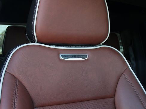 Used 2025 GMC Sierra 2500 Denali Ultimate image 50