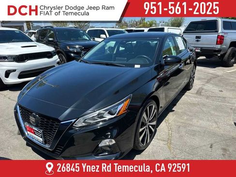 Used 2021 Nissan Altima 2.5 Platinum AWD/4WD image 1