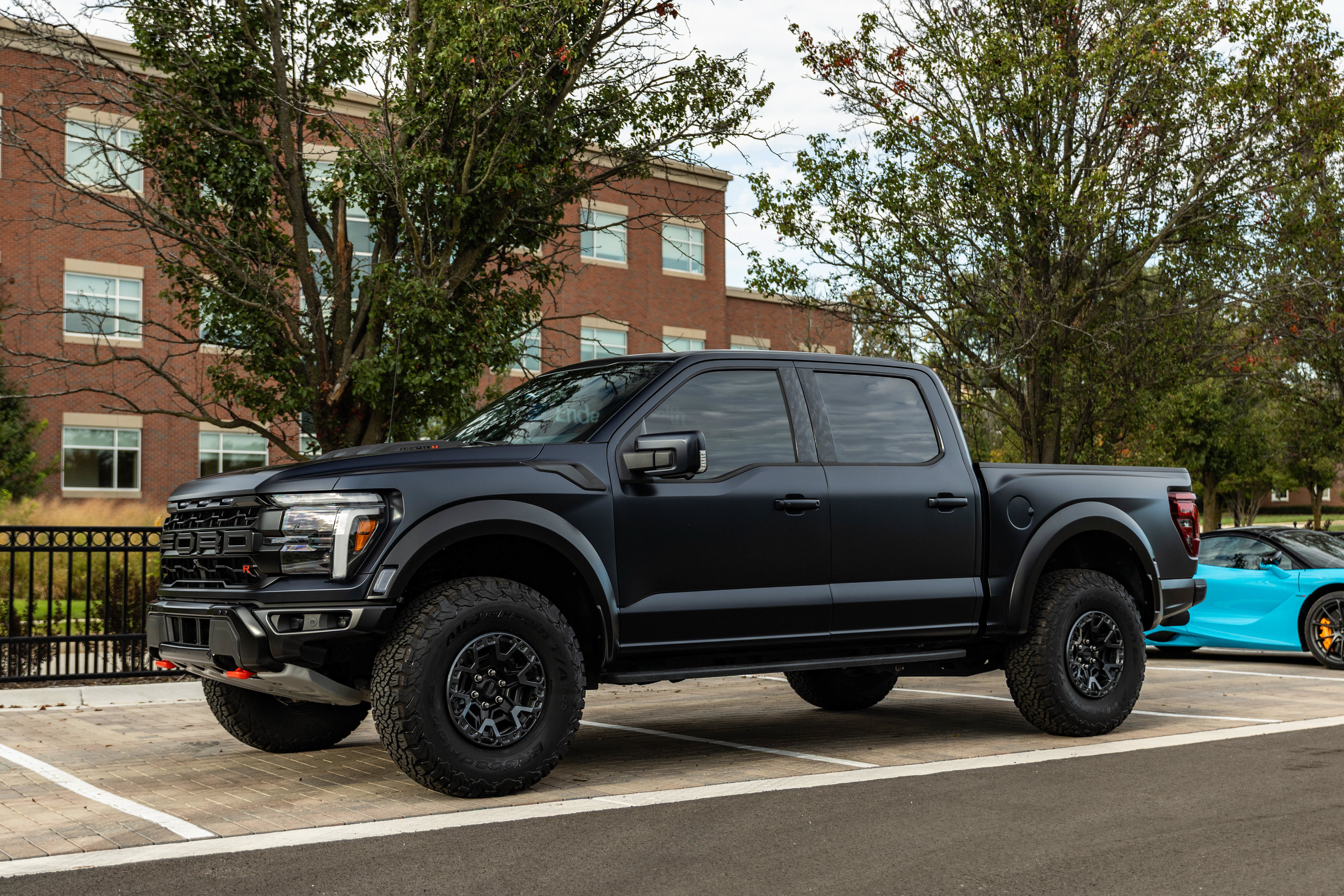 New 2025 Ford F150 Raptor w/ Equipment Group 803A Raptor R AWD/4WD image 2
