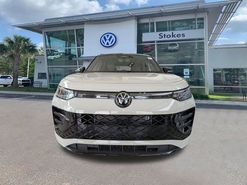 New 2026 Volkswagen Tiguan SE R-Line FWD image 8