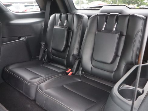 Used 2019 Ford Explorer Limited AWD/4WD image 11