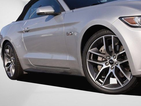 Used 2015 Ford Mustang GT Premium image 3