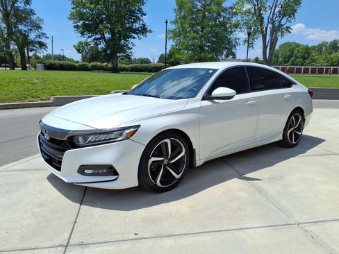 Used 2020 Honda Accord Sport image 3