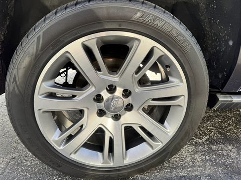 Used 2017 Cadillac Escalade ESV Premium Luxury AWD/4WD image 13
