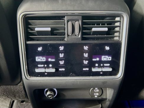 Certified 2023 Porsche Cayenne Turbo S AWD/4WD image 27