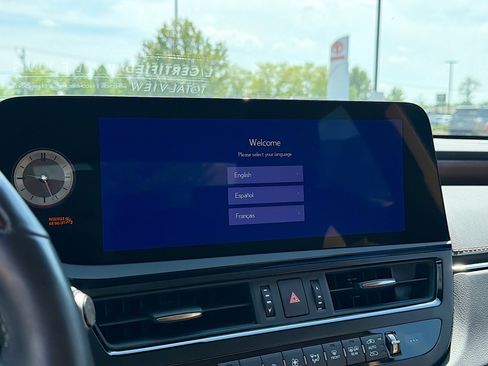 Certified 2024 Lexus ES 300h w/ Accessory Package (Z2) FWD image 9