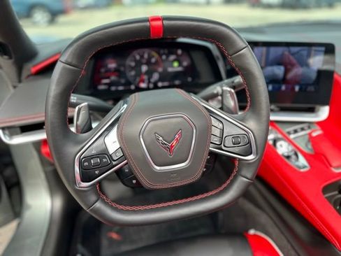 Used 2024 Chevrolet Corvette Stingray Premium Conv w/ Z51 Performance Package RWD image 13