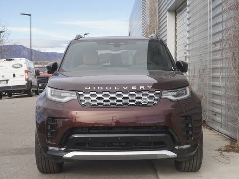 New 2026 Land Rover Discovery Limited Edition image 5
