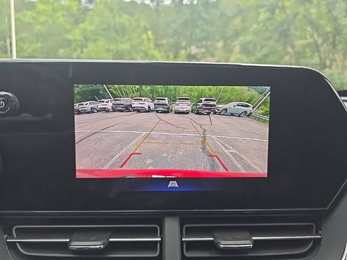 Certified 2024 Chevrolet Trax RS w/ Sunroof Package FWD image 14