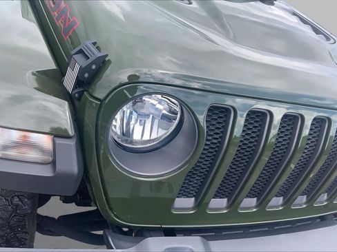 Used 2023 Jeep Wrangler Unlimited Rubicon AWD/4WD image 28