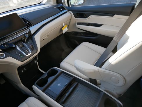 New 2026 Honda Odyssey EX-L image 11