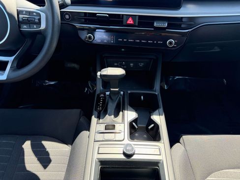 Used 2025 Kia K5 LXS FWD image 40