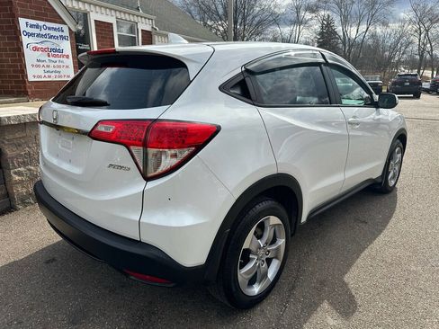 Used 2021 Honda HR-V LX image 8
