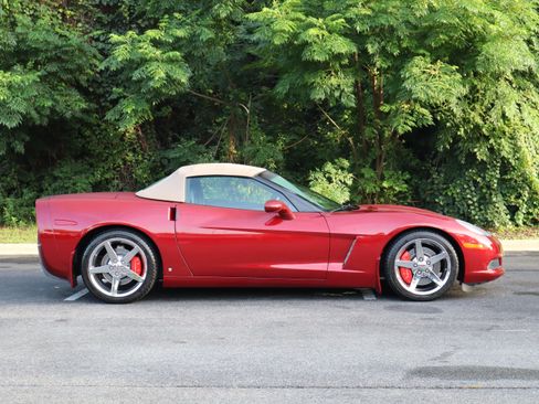 Used 2007 Chevrolet Corvette Convertible w/ Preferred Equipment Group RWD image 11
