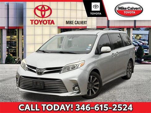 Used 2019 Toyota Sienna Limited image 1