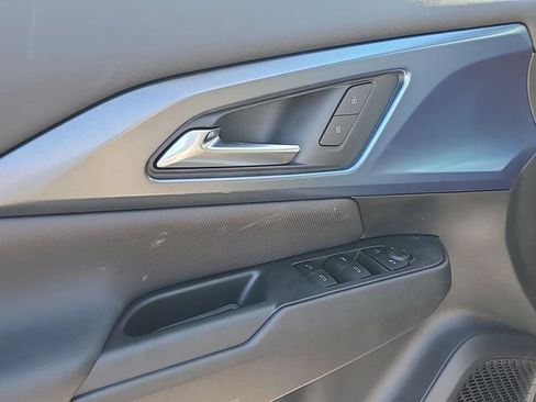 New 2026 Chevrolet Equinox EV LT w/ LPO, Blackout Package FWD image 17