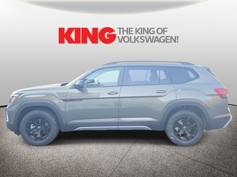 New 2026 Volkswagen Atlas Peak Edition image 8