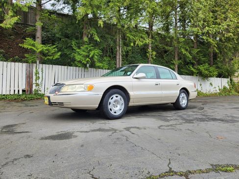 Used 2002 Lincoln Continental image 20
