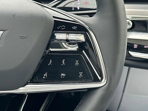 Used 2025 Cadillac Lyriq Sport image 8