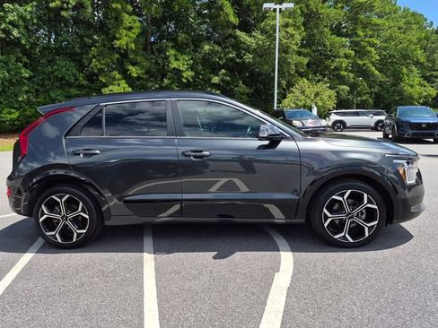 Used 2024 Kia Niro EX Touring FWD image 2