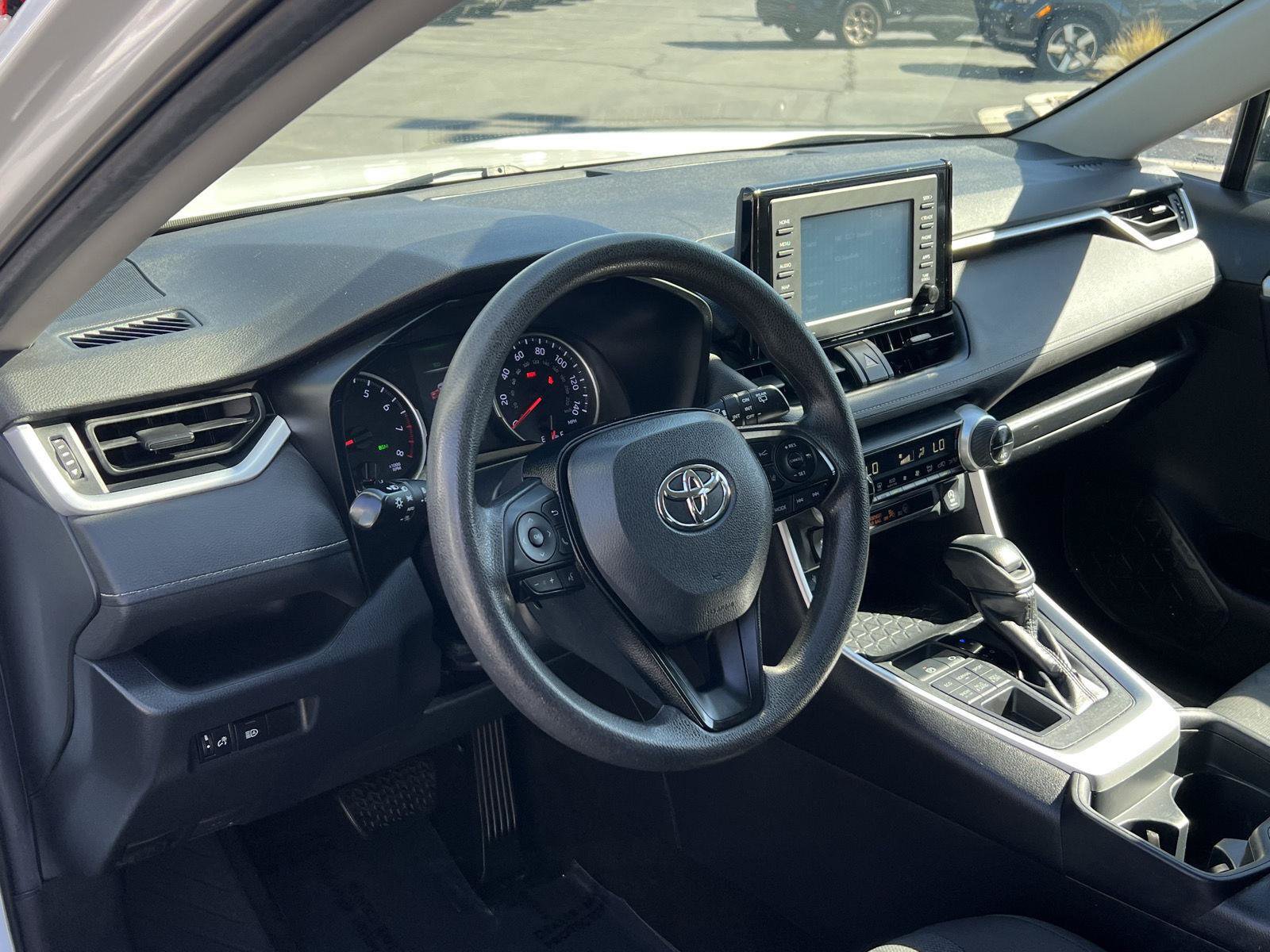 Used 2020 Toyota RAV4 XLE AWD/4WD image 26